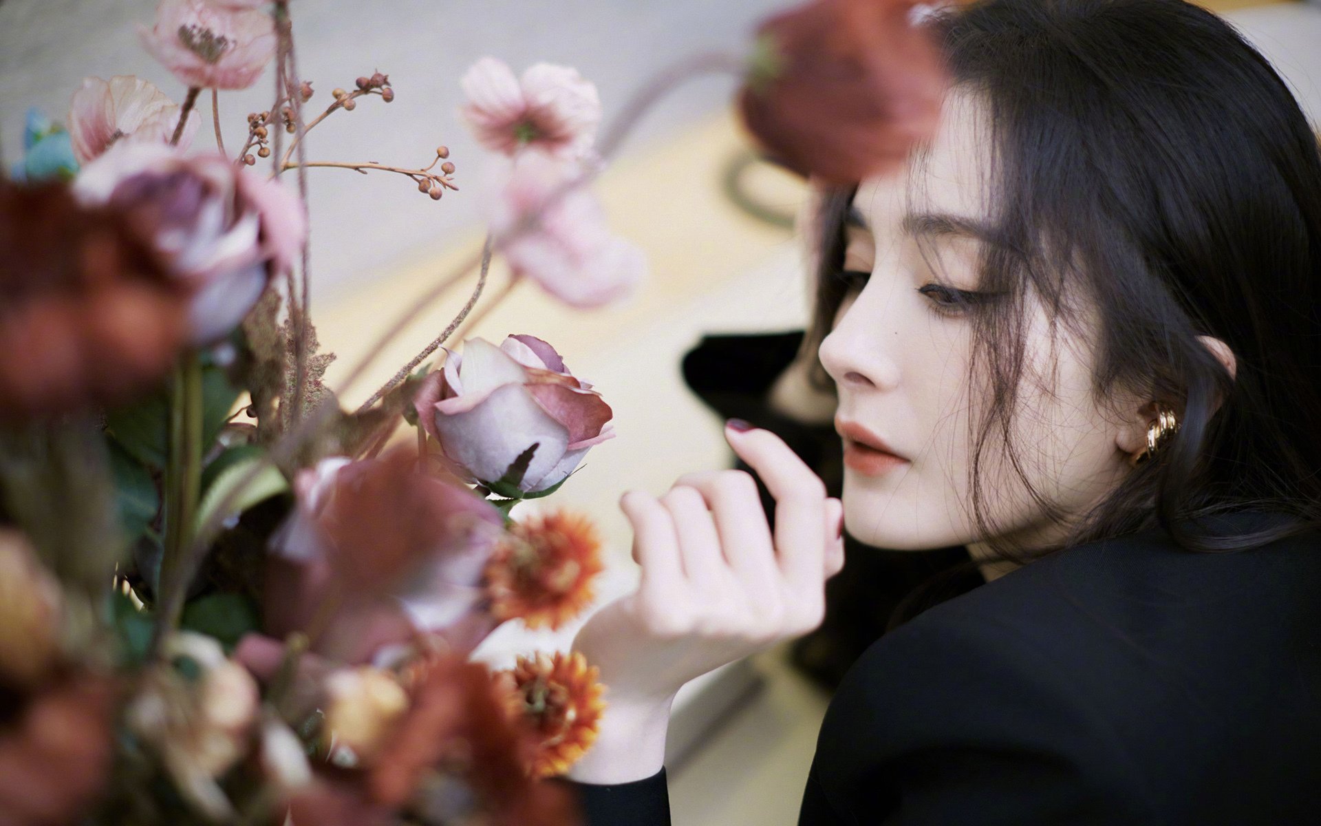 爱游戏官网首页-“西甲激烈厮杀，战术变幻令人目不暇接”，西甲队视频