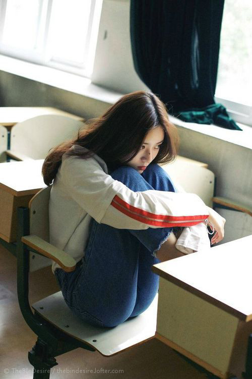 爱游戏中国官方登录入口网站-“逆风而行：车手在逆境中爆发的奇迹”，逆风行驶的小车怎么做超简单的做法