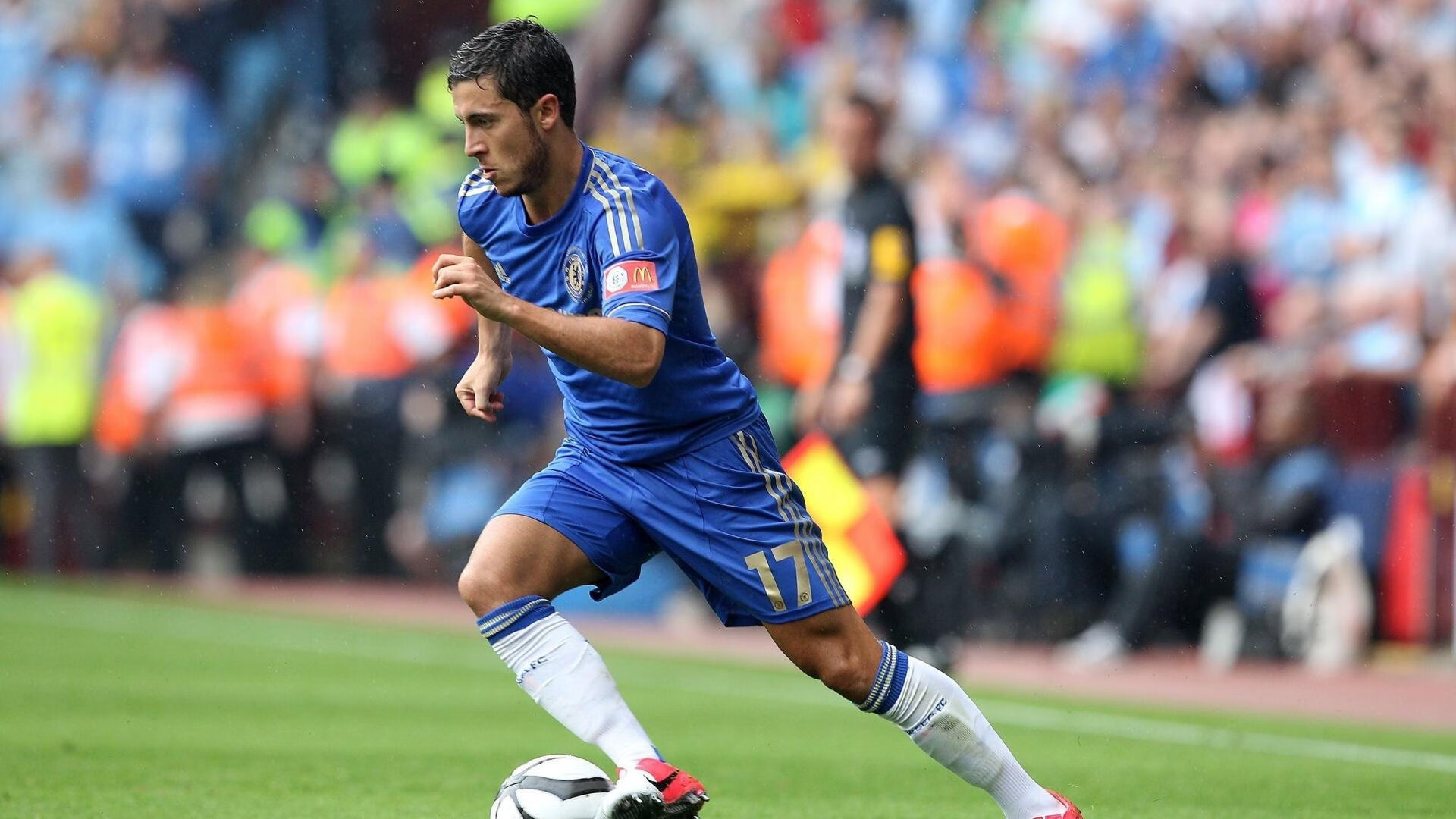 爱游戏内容中心-福特的突破能力让全黑队进攻充满变化与活力，福特多少钱黑色